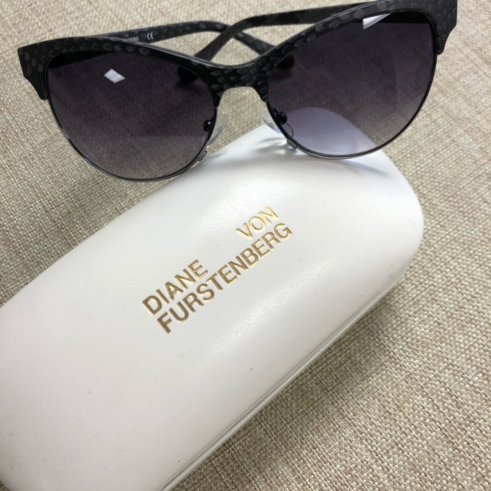 Diane Von Furstenberg Lena Sunglasses